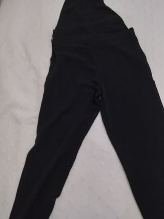 Pero/Buzo/Mono color negro. Fino