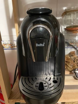 Cafetera cápsulas DElTa