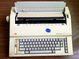 MÁQUINA ESCRIBIR ELECTRÓNICA