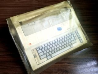 MÁQUINA ESCRIBIR ELECTRÓNICA