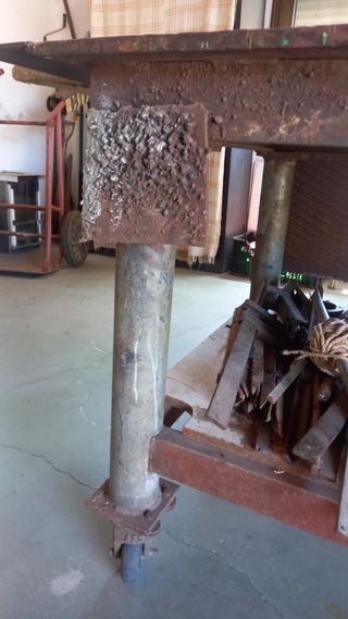 MESA DE TRABAJO DE HIERRO MAZIZO DE