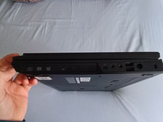 Ordenador portátil DELL latitude
