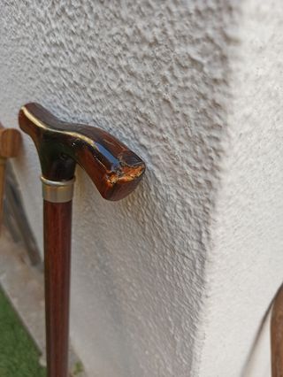 2 bastoni da passeggio antichi in legno