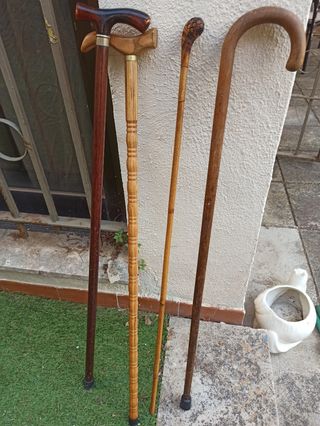 2 bastoni da passeggio antichi in legno