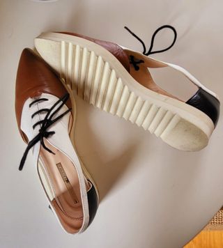 ZAPATOS N° 38 DE CUERO MARCA HANNIBAL LAGUNA