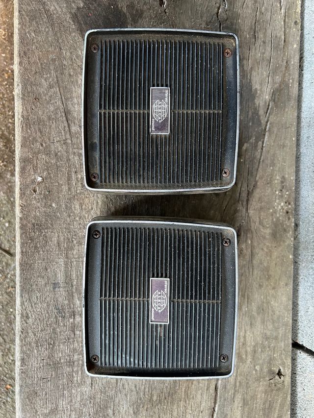 Altavoces coche antiguo