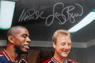 Marco con imagen firmada Magic y Bird Dream Team