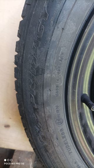 rueda con llanta nueva 