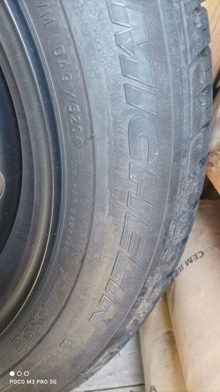 rueda con llanta nueva 