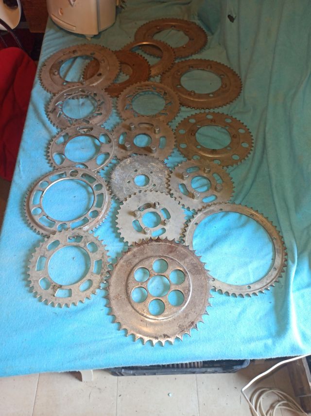 Lotto stock corone moto epoca 17 pezzi