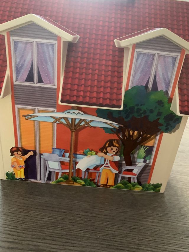 Caseta Playmobil con accesorios