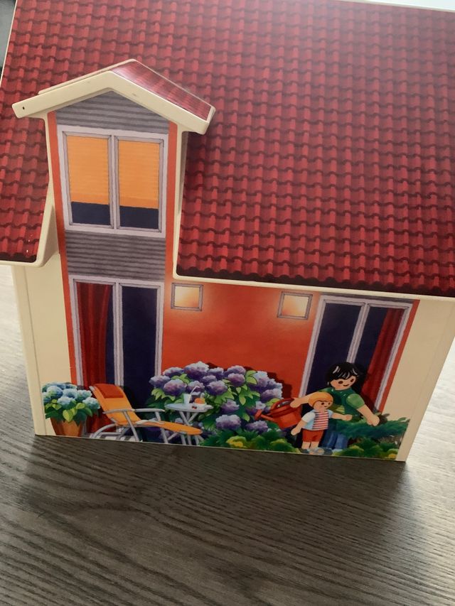 Caseta Playmobil con accesorios