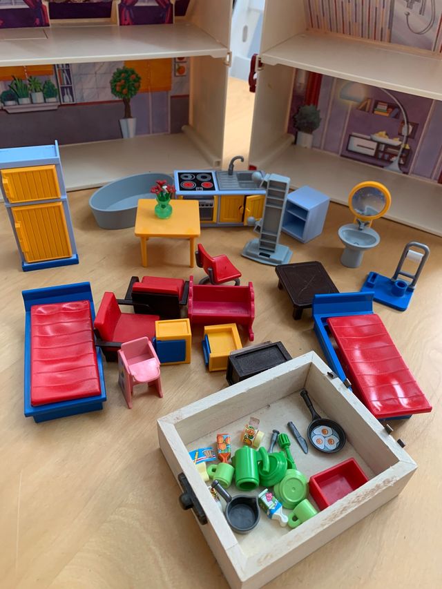 Caseta Playmobil con accesorios