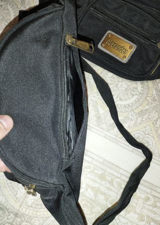 Riñoneras Alexander de color negro