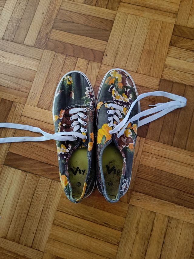 Zapatillas flores