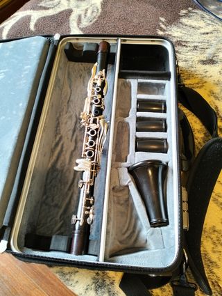 Vendo clarinete Sib Luis Rossi