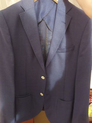 Americana de lana y seda de verano en color azulón