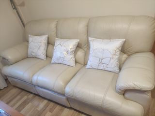 Sofá piel beige