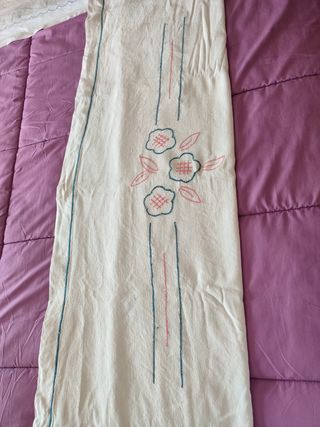 espectacular sábana bordada de Lino muy antigua