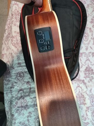 Guitarra acústica Academy o5NE