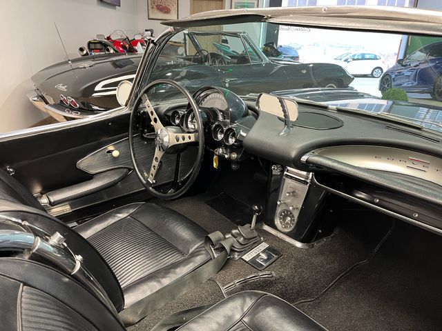 CORVETTE CORVETTE C1 1961 CONVERTIBLE