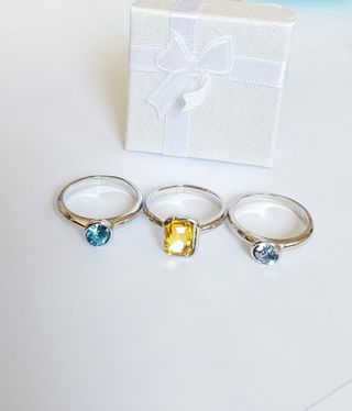 Trío de anillos de colores.Último precio. oferta