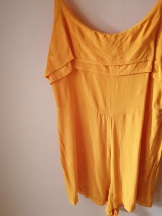 Vestido short naranja. Talla M. Easy Wear.Etiqueta