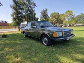 Mercedes-Benz 230e 1982