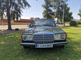 Mercedes-Benz 230e 1982