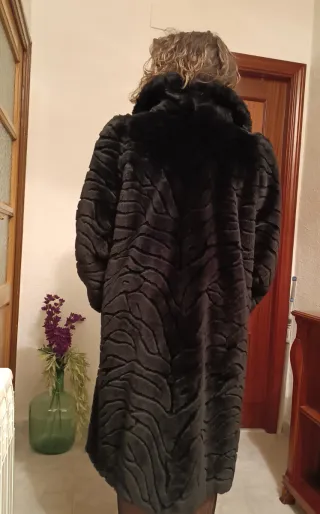 abrigo de Muton negro