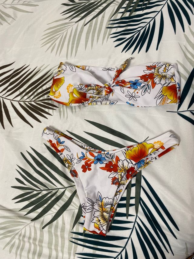bikini flores