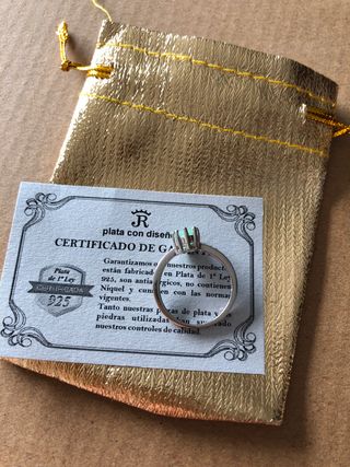 Anillo de plata y esmeralda