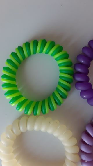 Pulseras plástico rizos