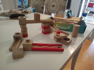 Laberinto para canicas de madera