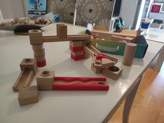 Laberinto para canicas de madera