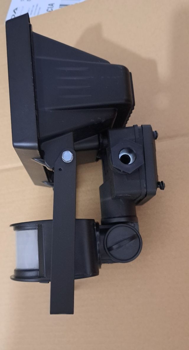 Foco halogeno con detector  de movimient