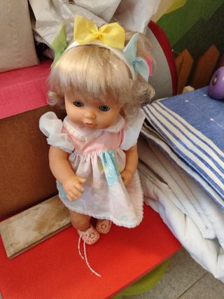 Carrito y muñeca Nenuco