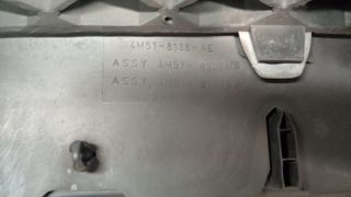 Rejilla/Calandra+tapa superior Ford Focus II 2007