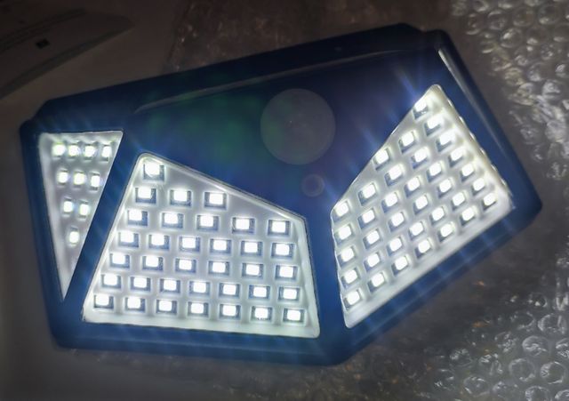 Lámpara LED solar para terraza