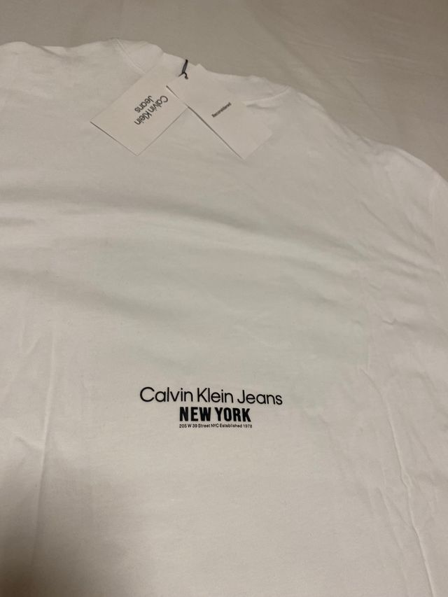 Camiseta a estrenar Calvin Klein talla L 