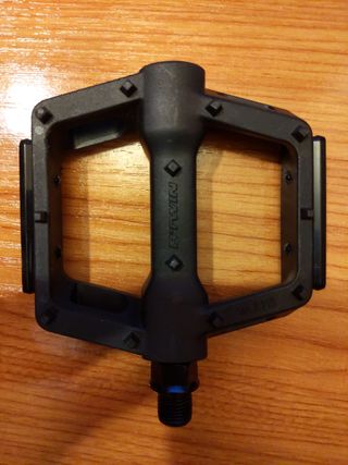 Pedal derecha BMX Grip 520 Decathlon