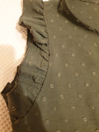 Blusa topos volantes