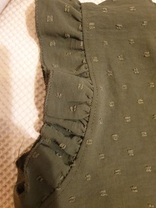 Blusa topos volantes