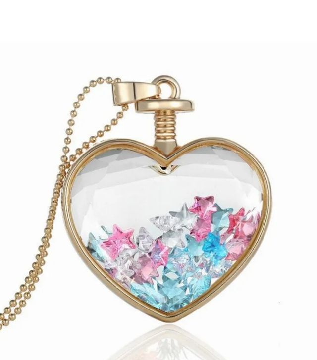 cadenita colgante corazón piedrecitas colores