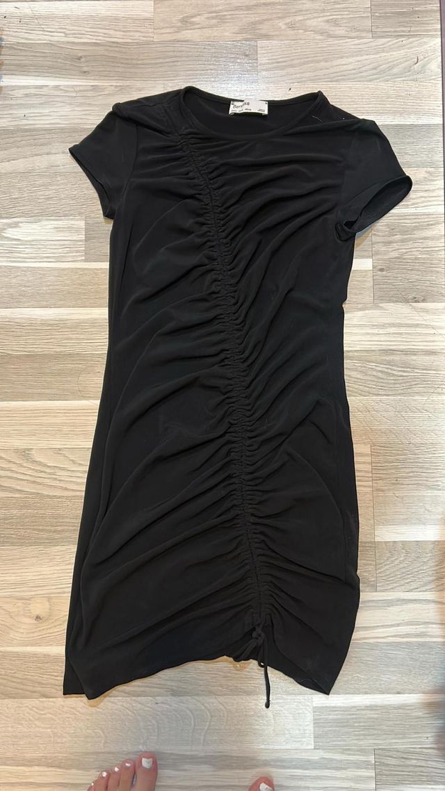 Vestido negro bershka