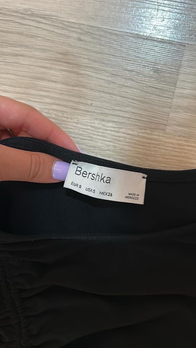 Vestido negro bershka