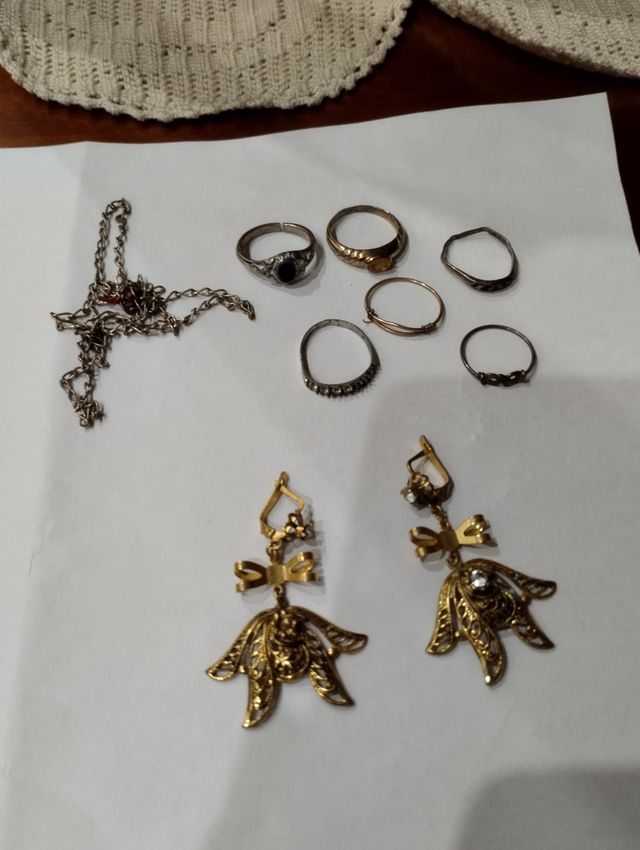 sortijas, cadena,pendientes.