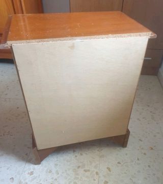 Mesita de noche antigua pareja