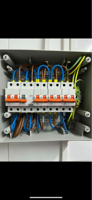 Electricista 648136880