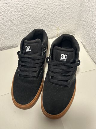 DC SHOES